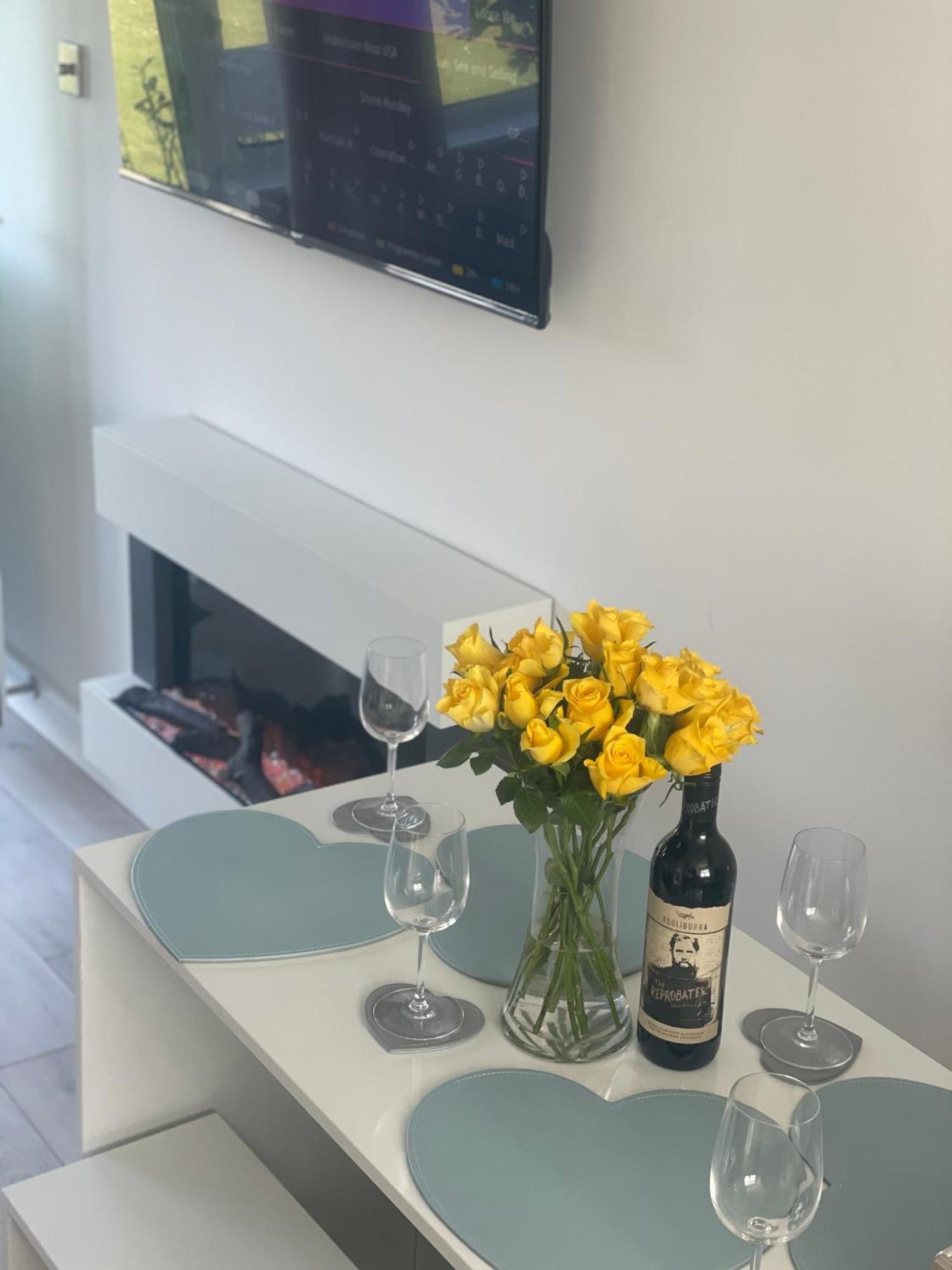 Look No Further Gorgeous Newly Renovated Contemporary Chalet Sandown Bay Holiday Centre Exteriér fotografie